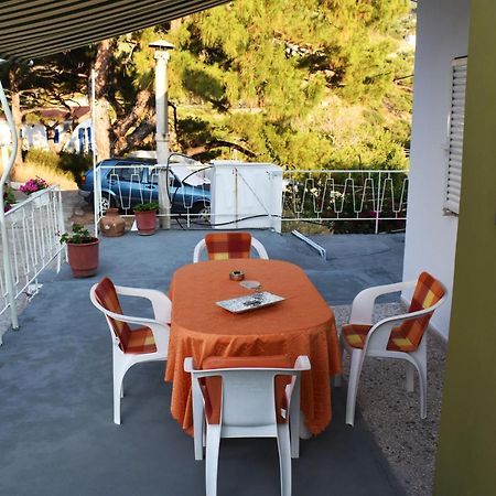 Dolihis Gi, Poseidon Villa Gialiskari  Luaran gambar