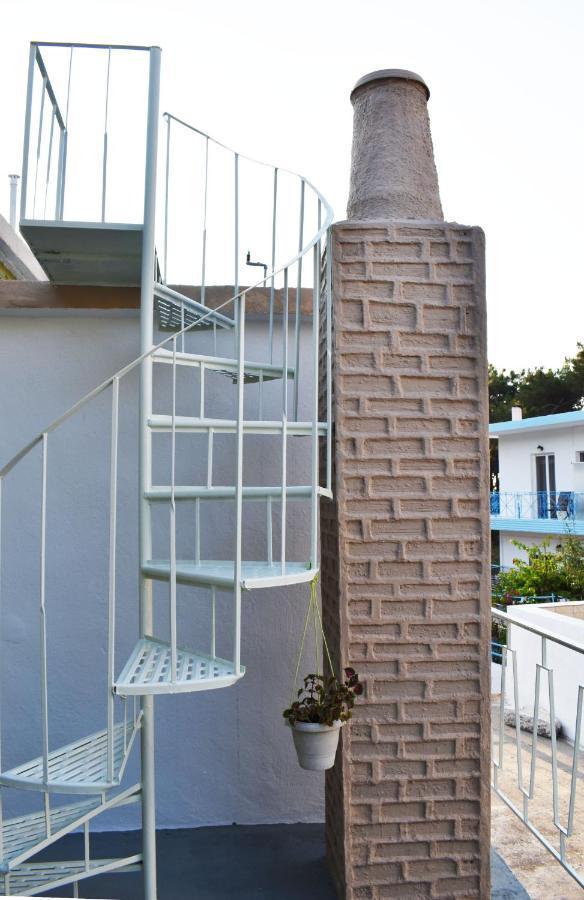 Dolihis Gi, Poseidon Villa Gialiskari  Luaran gambar